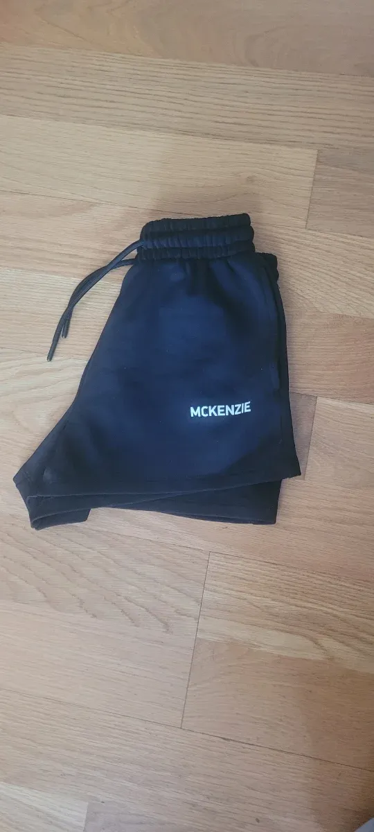 Pantalones cortos deportivos McKenzie negros