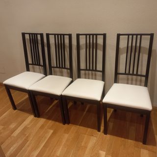 4 Sillas IKEA Negras con Tapizado Blanco y Fundas