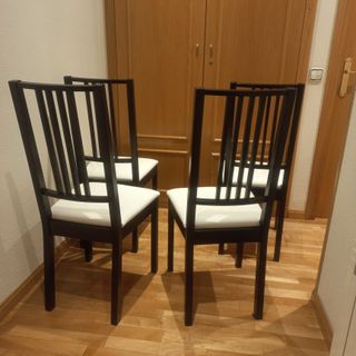 4 Sillas IKEA Negras con Tapizado Blanco y Fundas