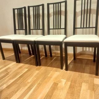 4 Sillas IKEA Negras con Tapizado Blanco y Fundas