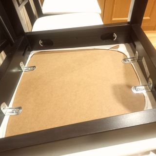 4 Sillas IKEA Negras con Tapizado Blanco y Fundas