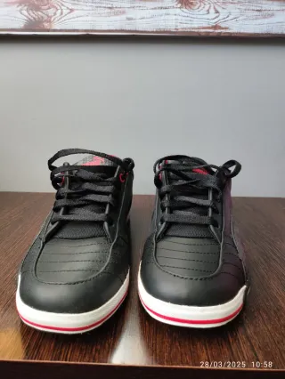 Zapatillas Puma Ducati Negras y Rojas