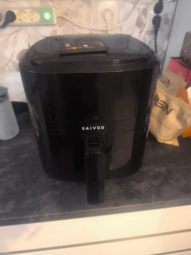 Freidora de aire SAIVOD negra