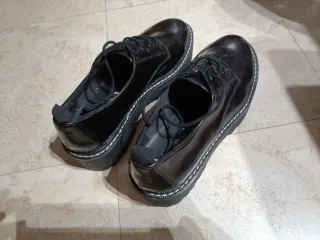Zapatos negros de plataforma para mujer