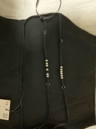 Top negro de punto fino con tirantes