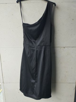 Vestido fiesta asimétrico negro