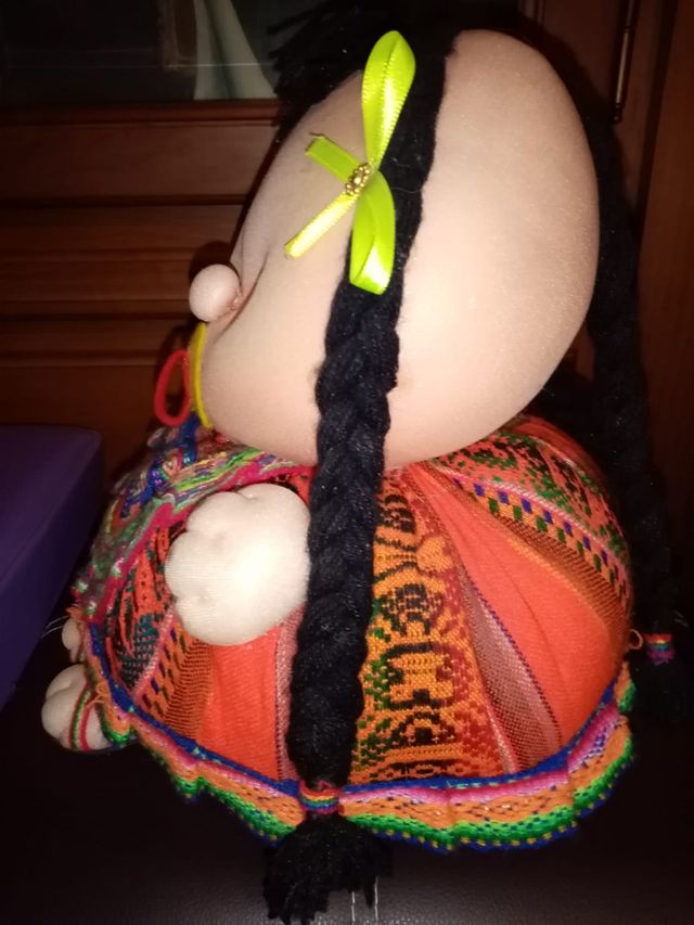 Muñeca Cholita Peruana Artesanal