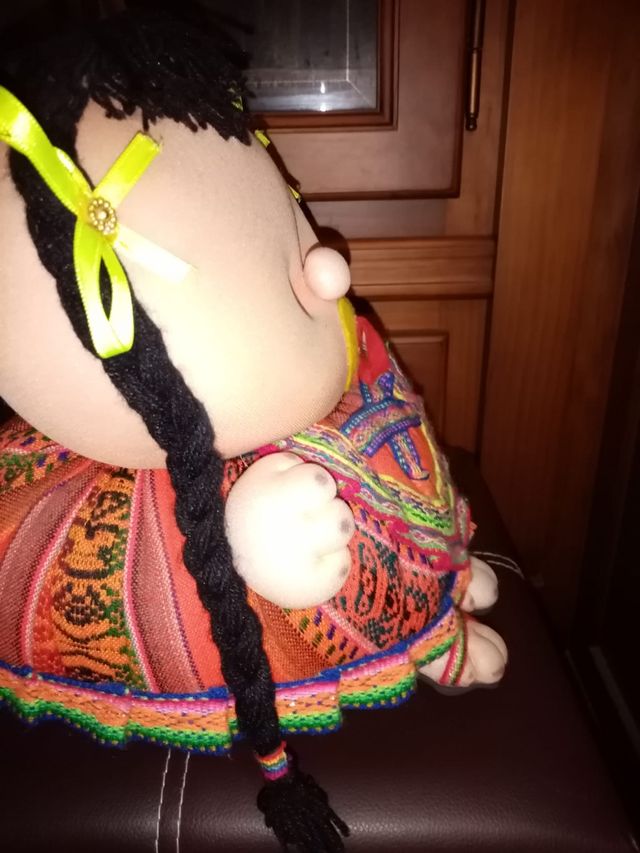 Muñeca Cholita Peruana Artesanal