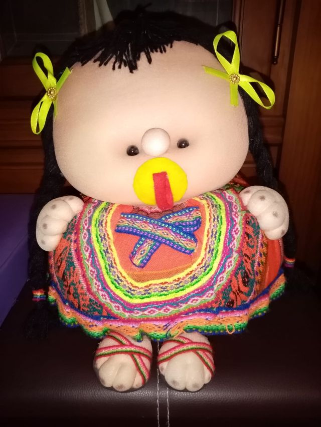Muñeca Cholita Peruana Artesanal