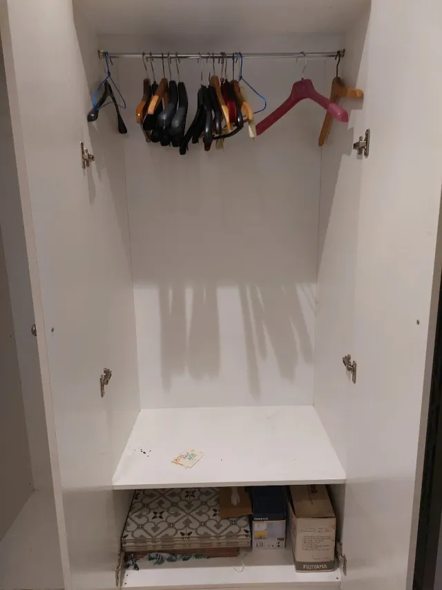 Armario ropero blanco de madera