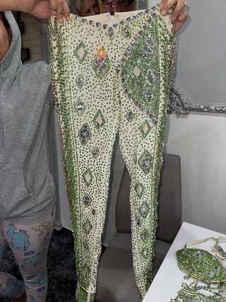 Vestido de boda gitana verde y plata