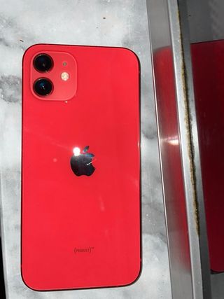 iPhone 12 rosso