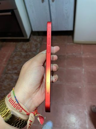 iPhone 12 rosso