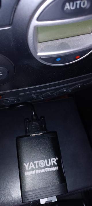 Yatour Adaptador USB MP3 Renault Megane II