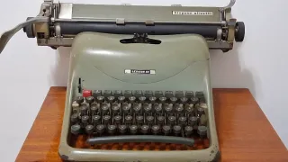 Hispano Olivetti Lexicon 80 Máquina Escribir