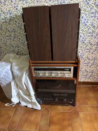 Mueble Hi-Fi madera y cristal