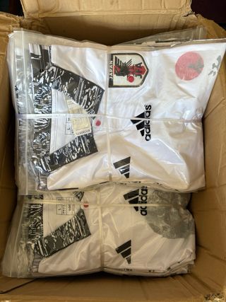 Camiseta edición especial Japón ( Itachi Uchiha )