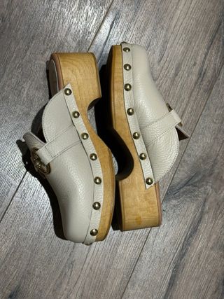 Zuecos Claudia Talla 38 Beige