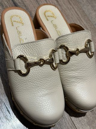 Zuecos Claudia Talla 38 Beige