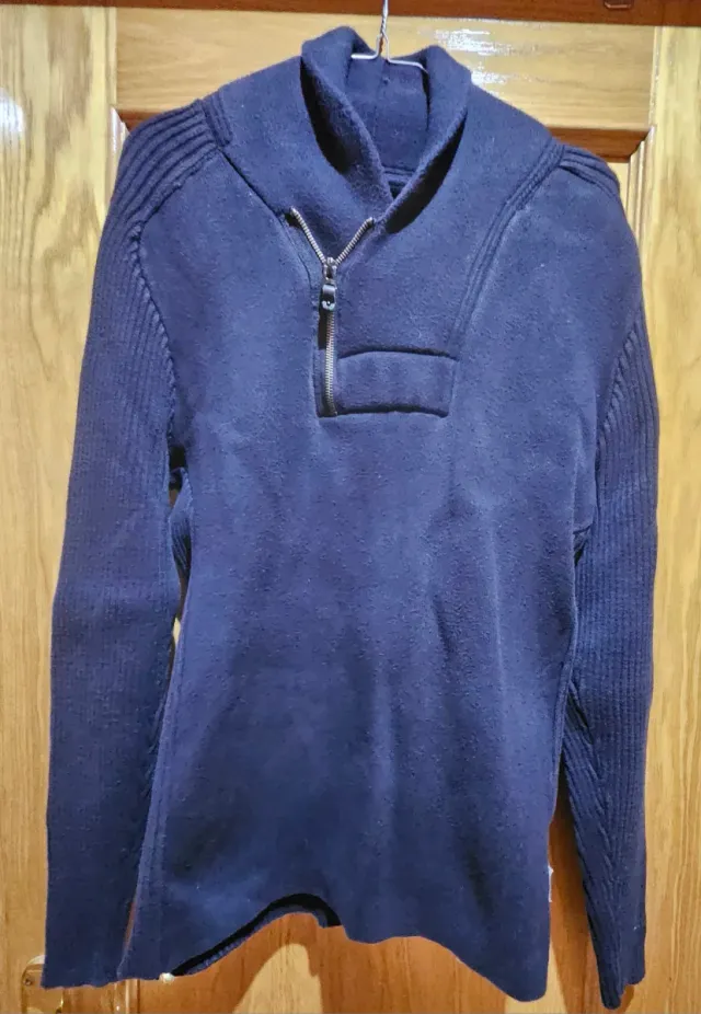 Lote 9 Jerseys: Tommy Hilfiger,Thomas Budberrys,G-