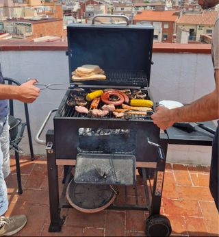 Barbacoa de carbón metálica