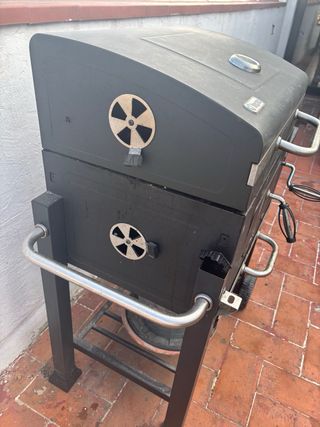 Barbacoa de carbón metálica