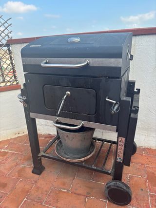 Barbacoa de carbón metálica
