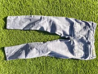 Pantalones vaqueros grises hombre