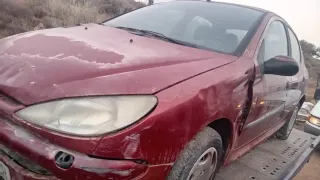 Peugeot 206, 1.4 gasolina para piezas 