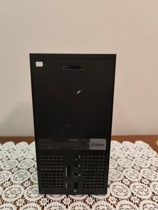 Xbox Series X con 2 controles