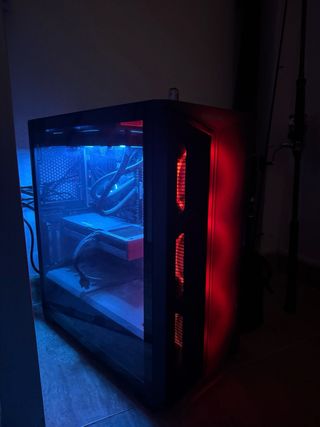 PC Gaming Cooler Master con RGB