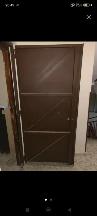 Puerta antiocupas con 2 juegos de llaves