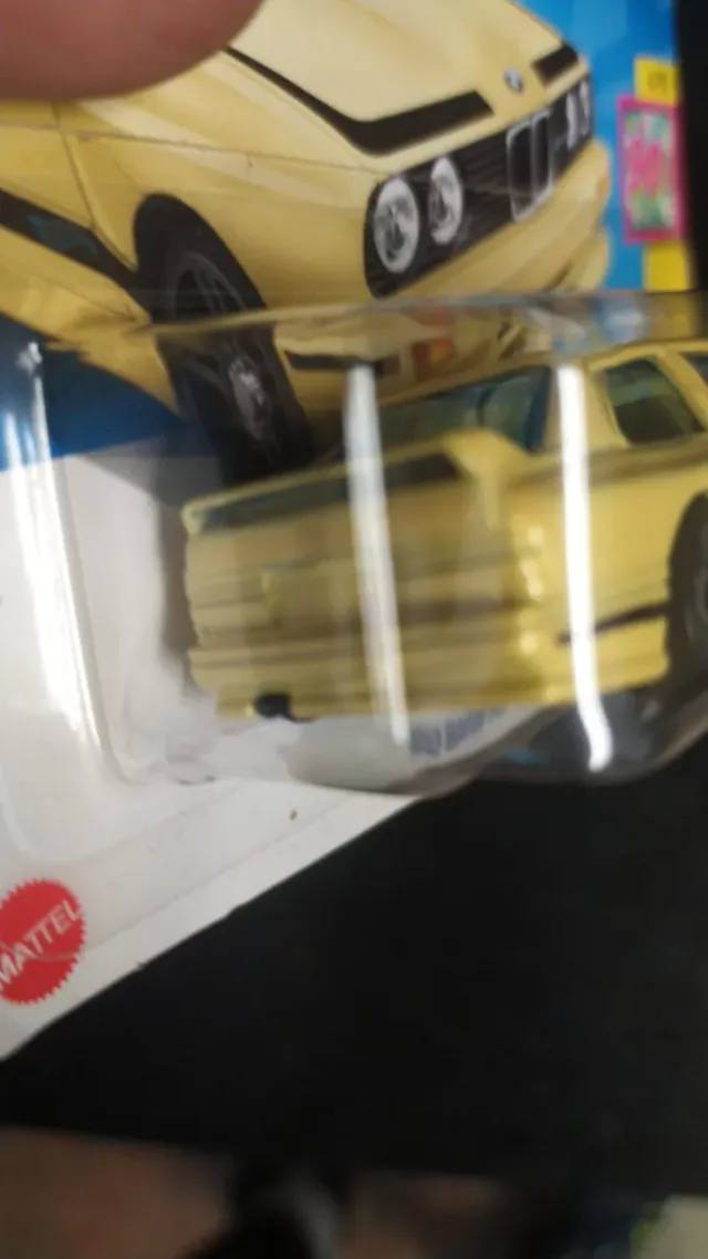 Hot Wheels 92 BMW M3 Amarillo