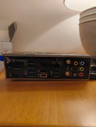 Scheda madre + CPU (processore)