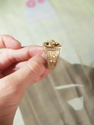 Anilloo de oro de 18k
