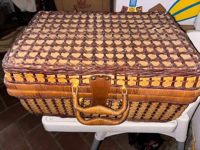 Valigia da picnic vimini retro