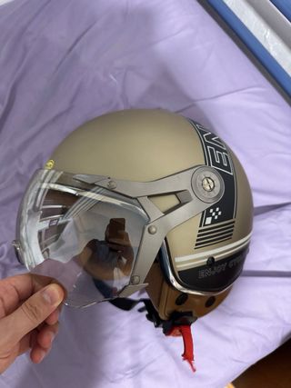 Casco de moto estilo retro