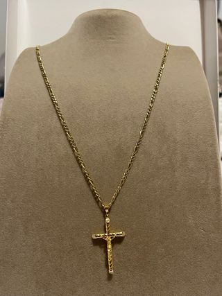 Cadena de oro 18k con cruz. 6.21gr