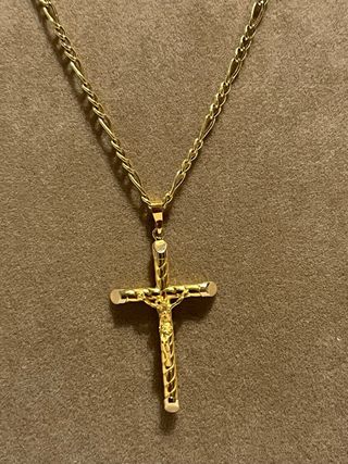 Cadena de oro 18k con cruz. 6.21gr