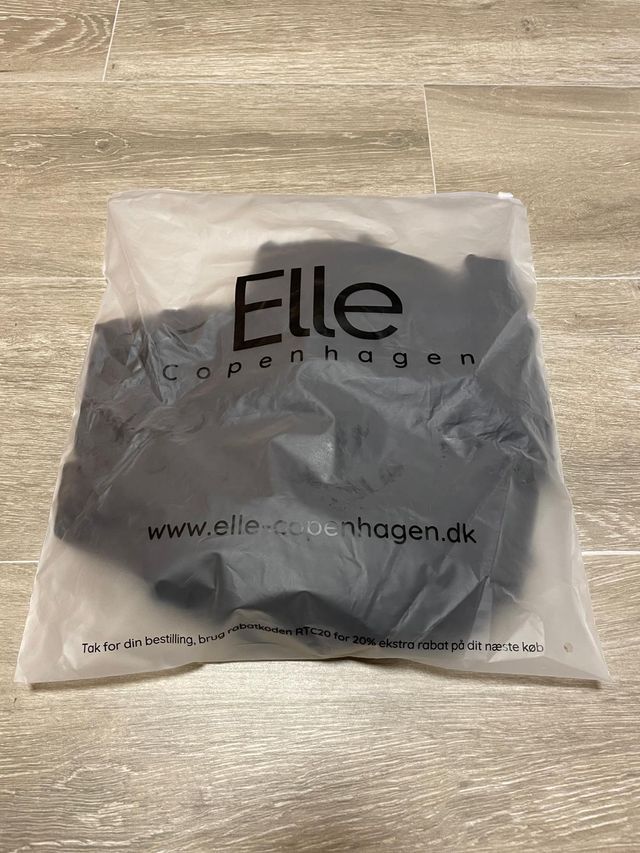 Vestido Negro Elle Copenhagen Talla M