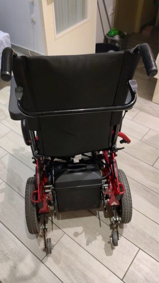 Silla de ruedas con batería