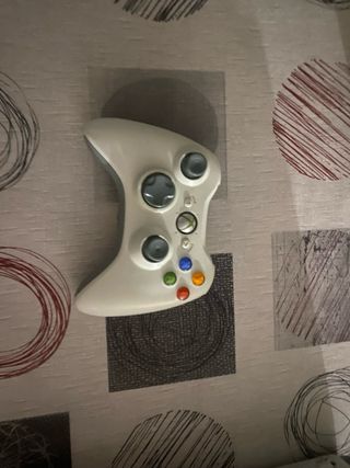 Consola Xbox 360 Blanca + Mando + UFC 10