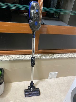 Aspiradora de escoba como nueva