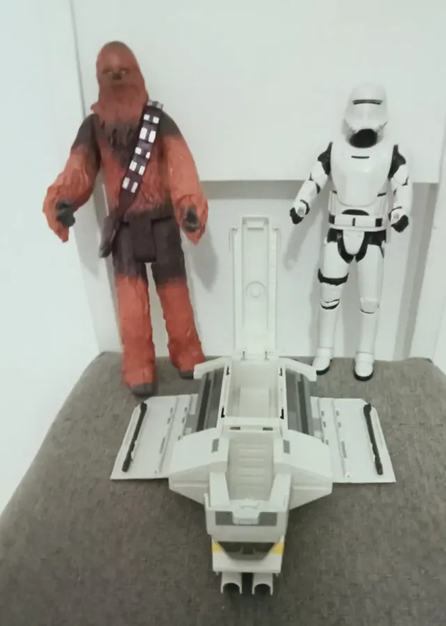 Star Wars: Chewbacca, Stormtrooper e figuras do navio