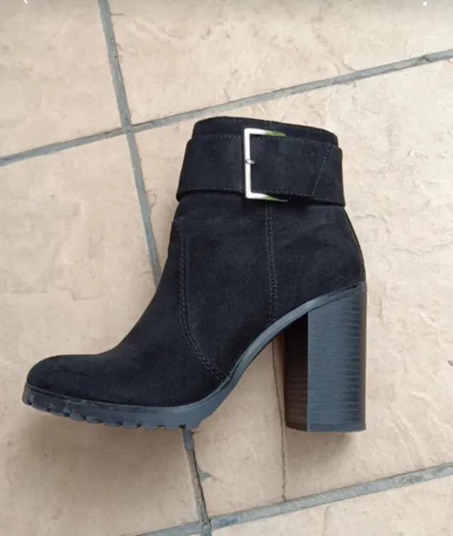 Botín Tacón Bershka Talla 37