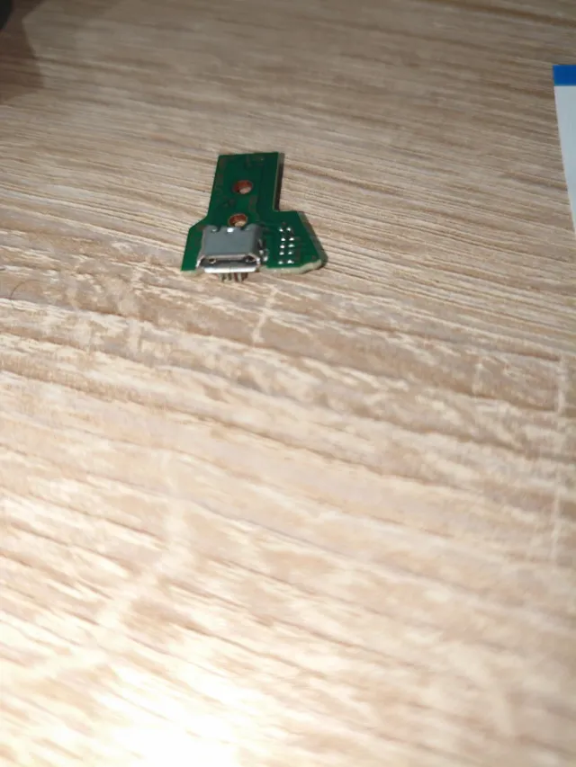 Puerto Carga Mando PS4 + Cable Plano