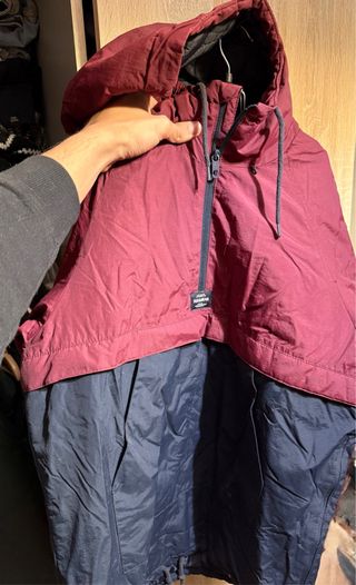 Cazadora Pull&Bear Roja y Azul