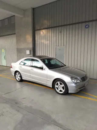 Mercedes-Benz Clase C 2005
