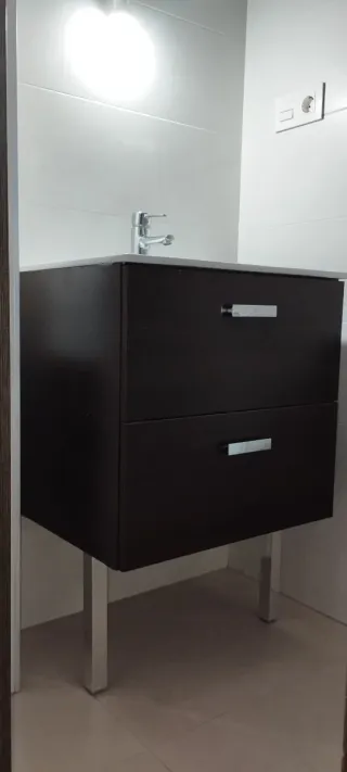 Mueble de lavabo con lavabo y grifo (60x86cm)