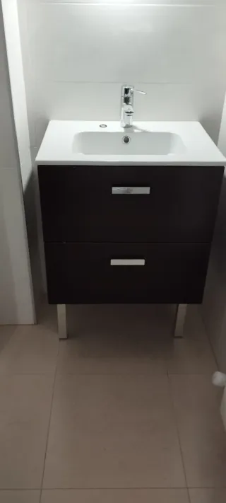 Mueble de lavabo con lavabo y grifo (60x86cm)